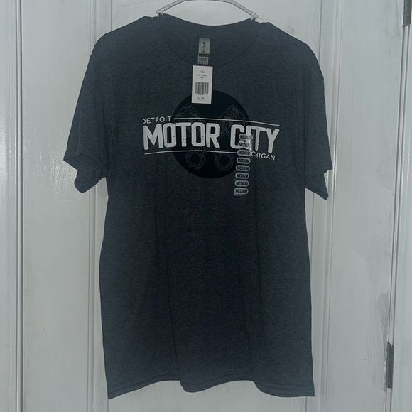 NWT - Detroit Motor City Women’s T-shirt - M - Picture 1 of 5